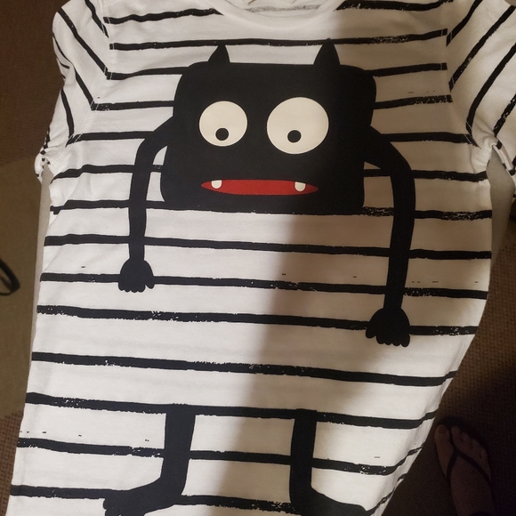 H & M Boy Long sleeve tee - Picture 2 of 3